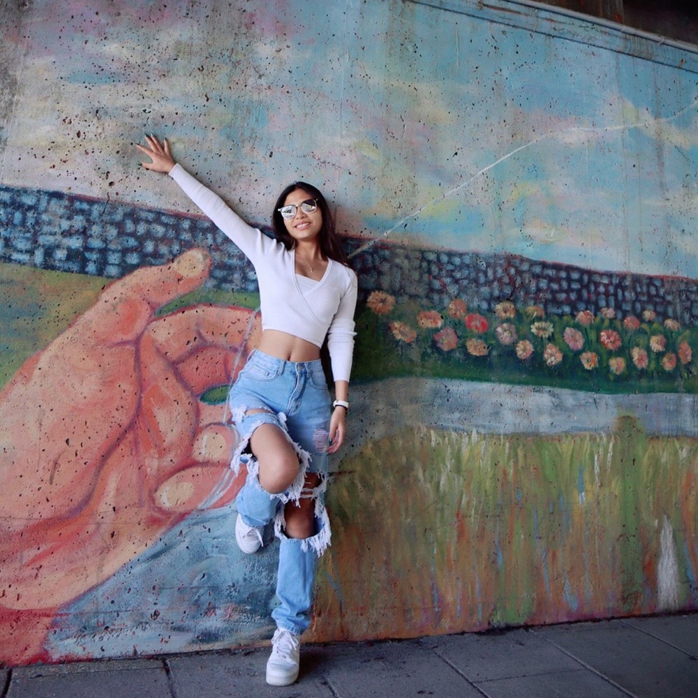 Women ripped jeans